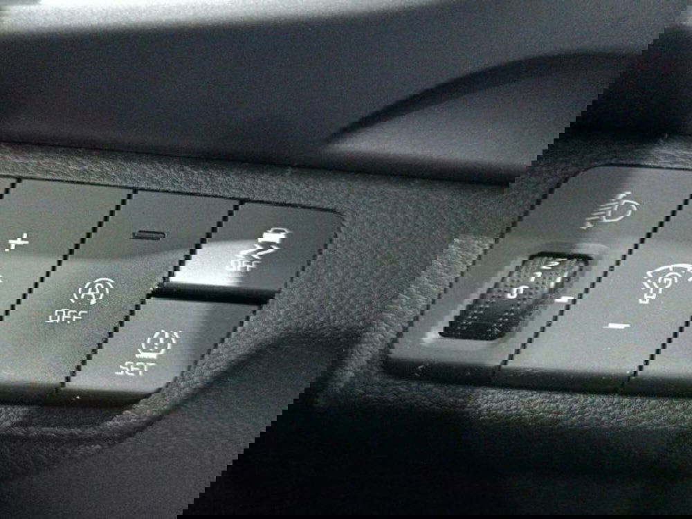 Kia Stonic usata a Catania (18)