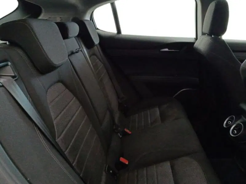 Alfa Romeo Stelvio usata a Catania (11)