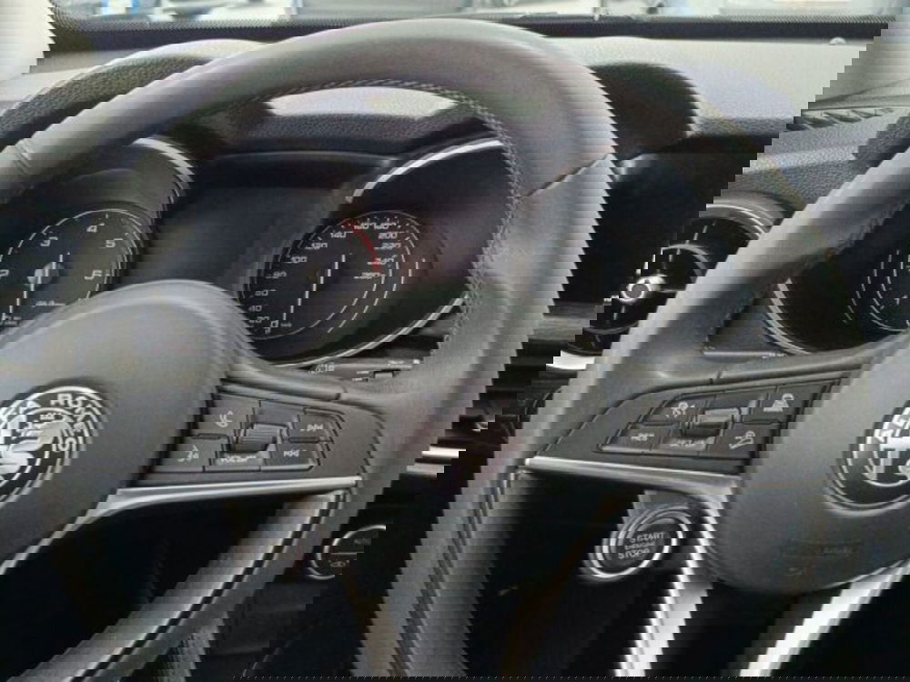 Alfa Romeo Stelvio usata a Catania (18)