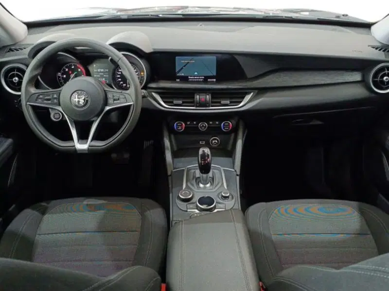 Alfa Romeo Stelvio usata a Catania (7)