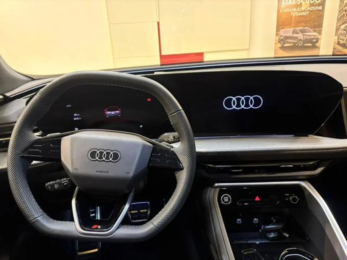 Audi Q5 Sportback nuova a Brescia (10)