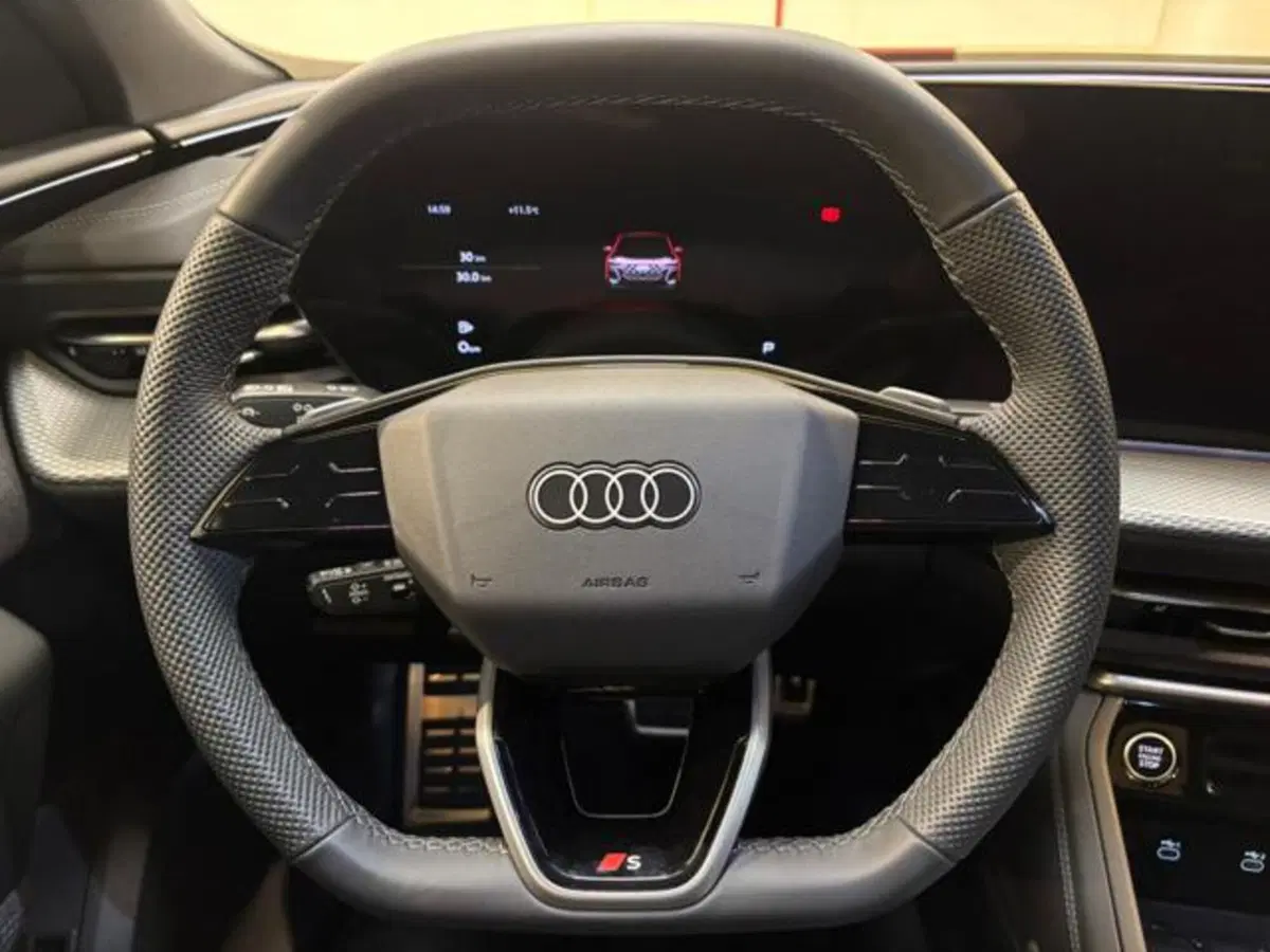 Audi Q5 Sportback nuova a Brescia (11)