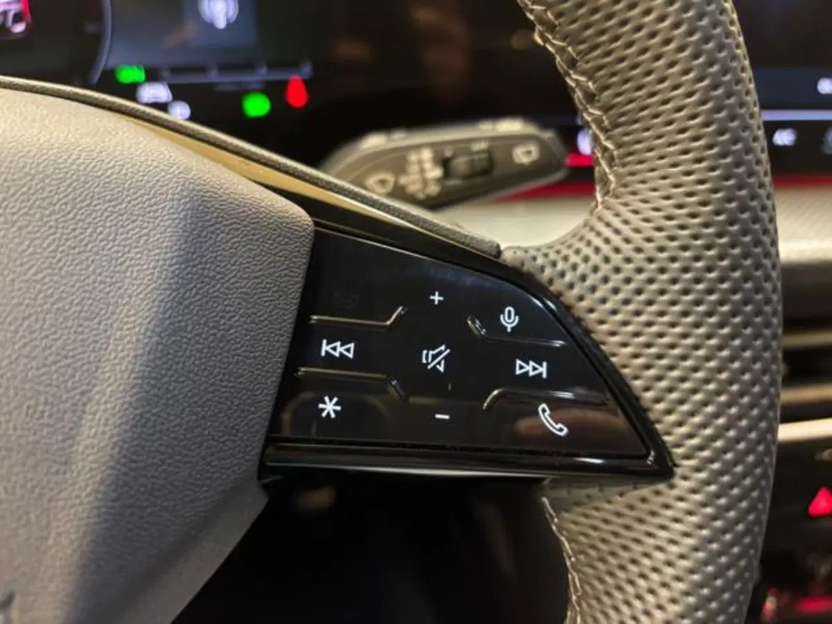Audi Q5 Sportback nuova a Brescia (12)