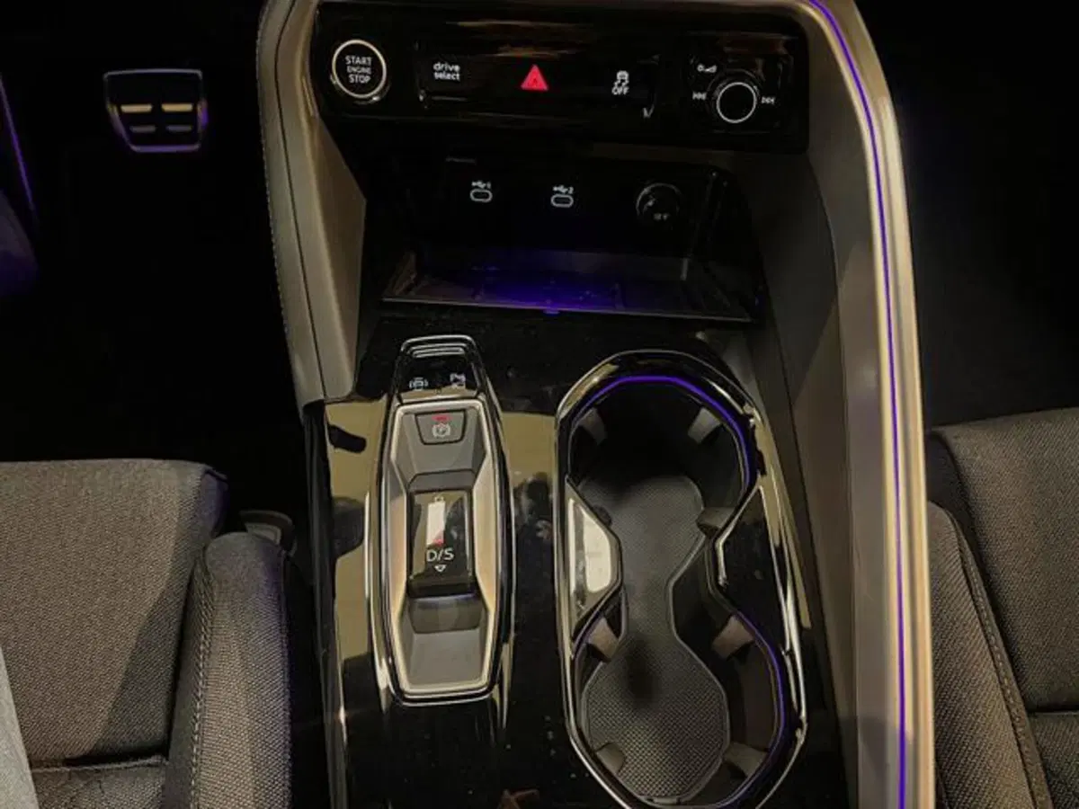 Audi Q5 Sportback nuova a Brescia (18)