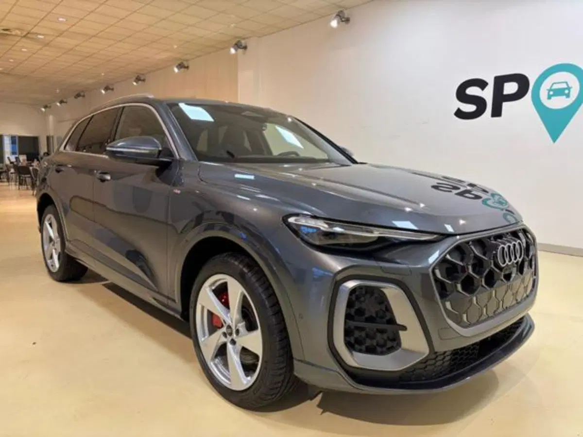 Audi Q5 Sportback nuova a Brescia (3)