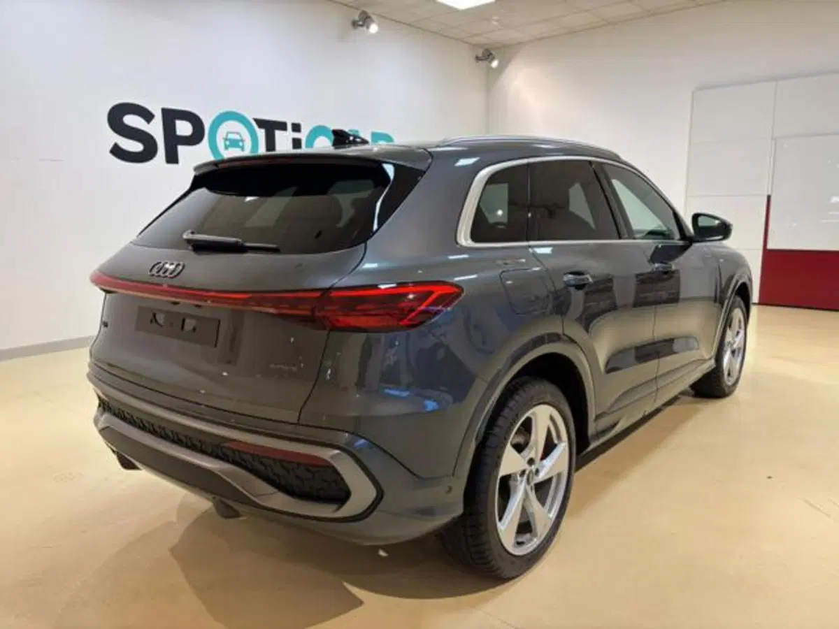 Audi Q5 Sportback nuova a Brescia (5)