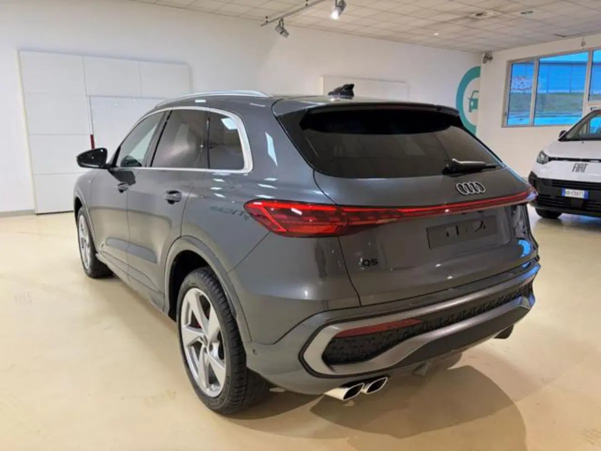 Audi Q5 Sportback nuova a Brescia (7)