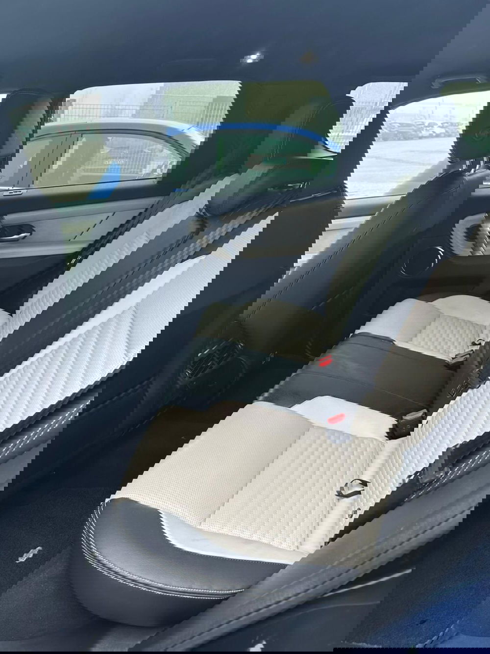 Land Rover Discovery Sport usata a Ascoli Piceno (5)