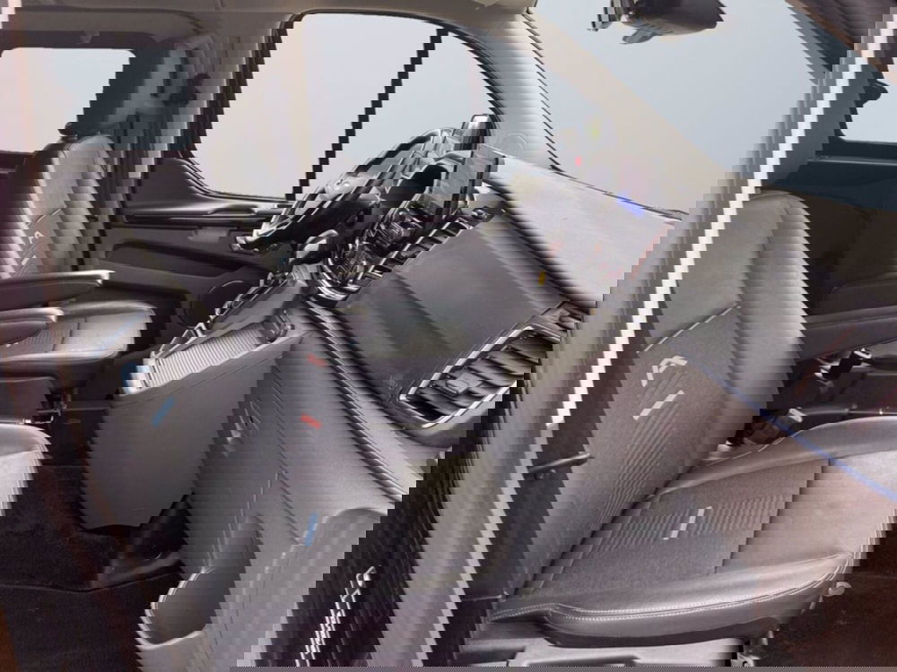 Ford Tourneo Custom usata a Milano (11)