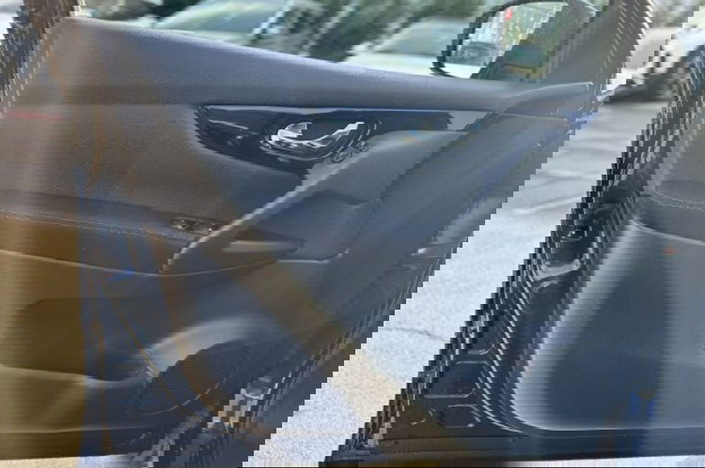Nissan Qashqai usata a Latina (12)