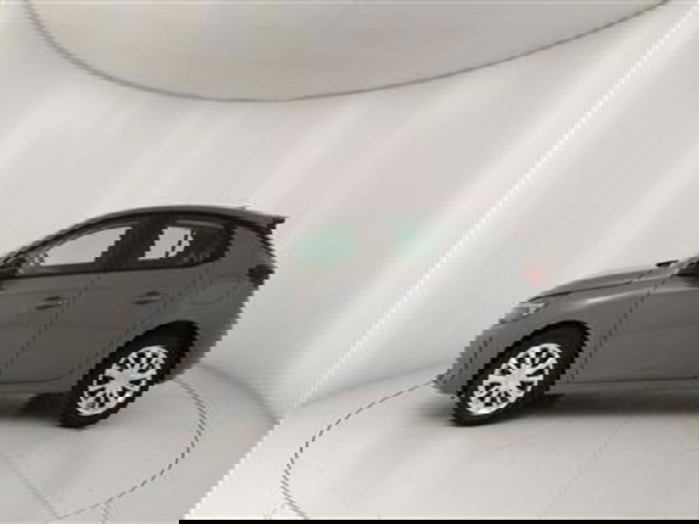 Opel Corsa nuova a Bari (3)