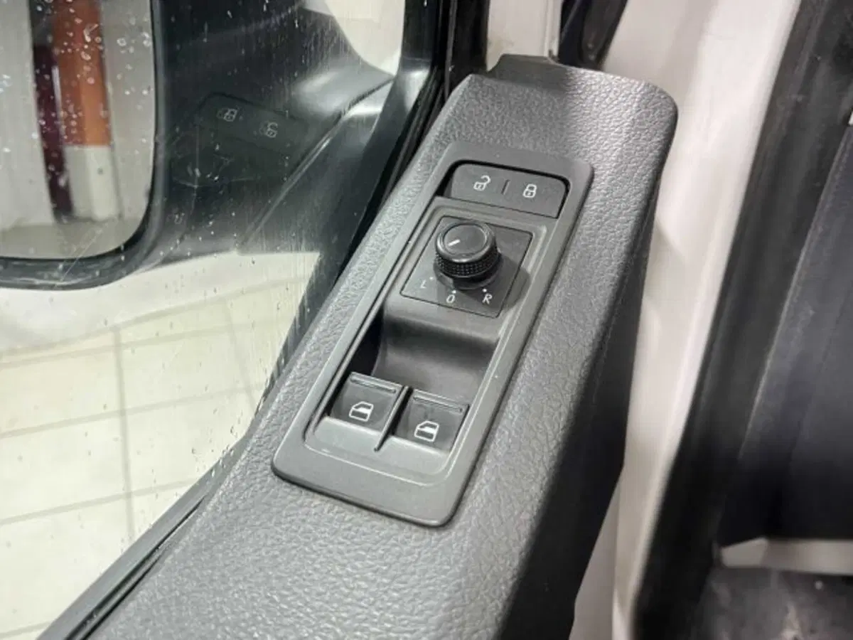 Volkswagen Veicoli Commerciali Transporter Furgone usata a Sondrio (18)
