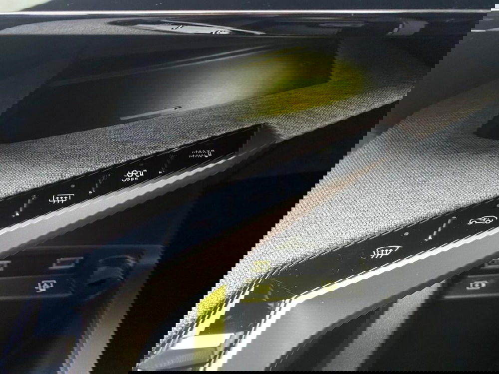 Peugeot 5008 nuova a Torino (11)