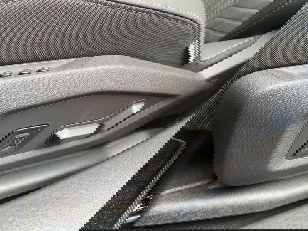 Peugeot 5008 nuova a Torino (12)