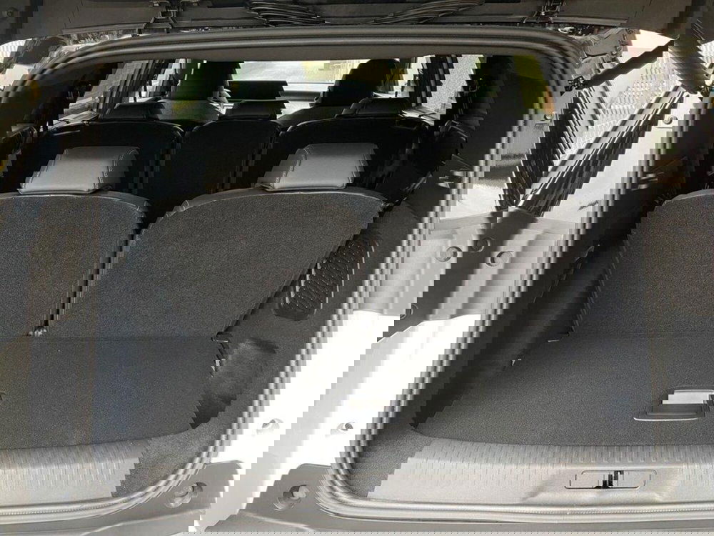 Peugeot 5008 nuova a Torino (9)