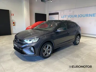 Volkswagen Taigo 1.0 TSI 110 CV DSG R-Line del 2022 usata a Modugno