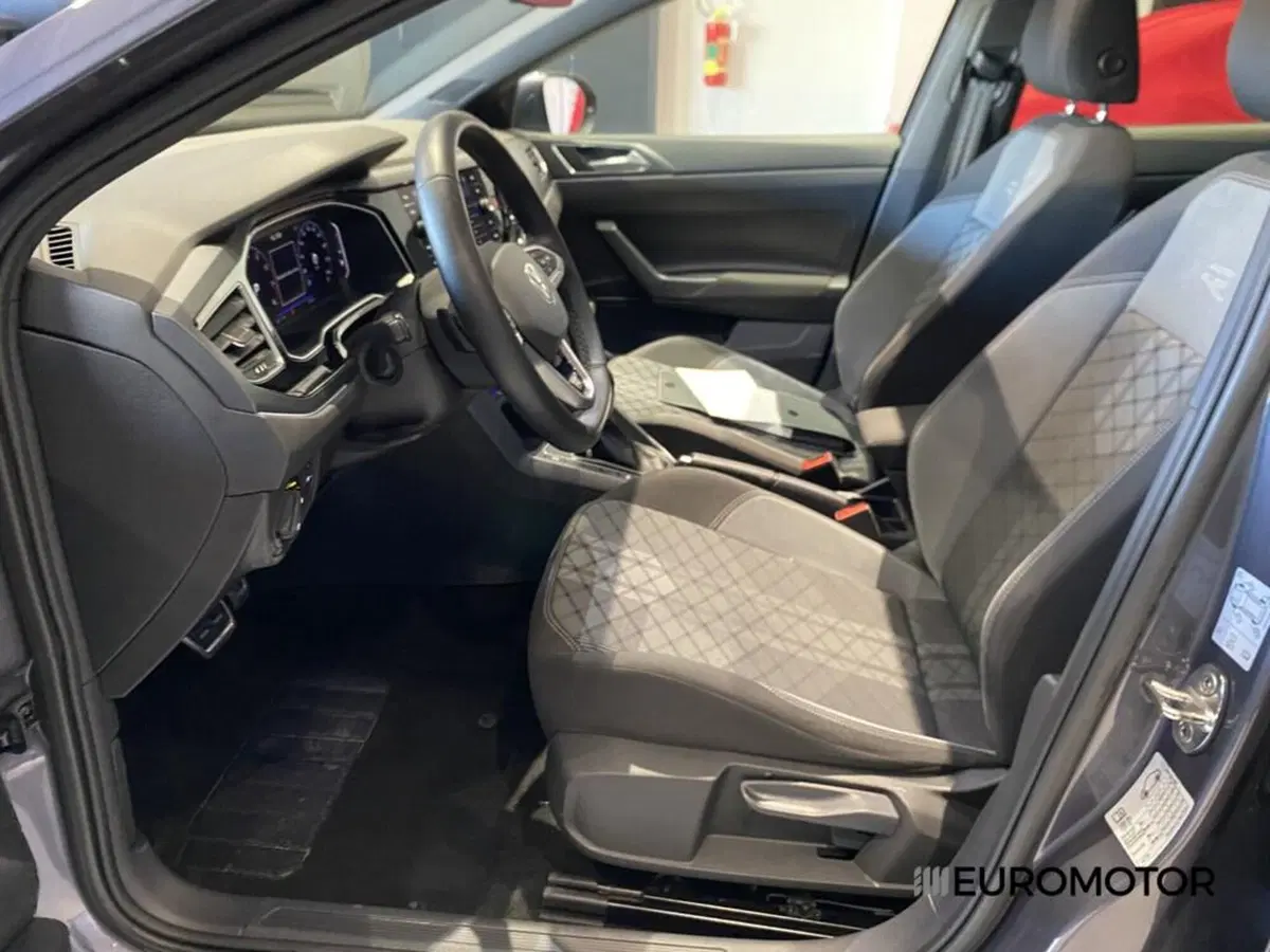 Volkswagen Taigo usata a Bari (15)