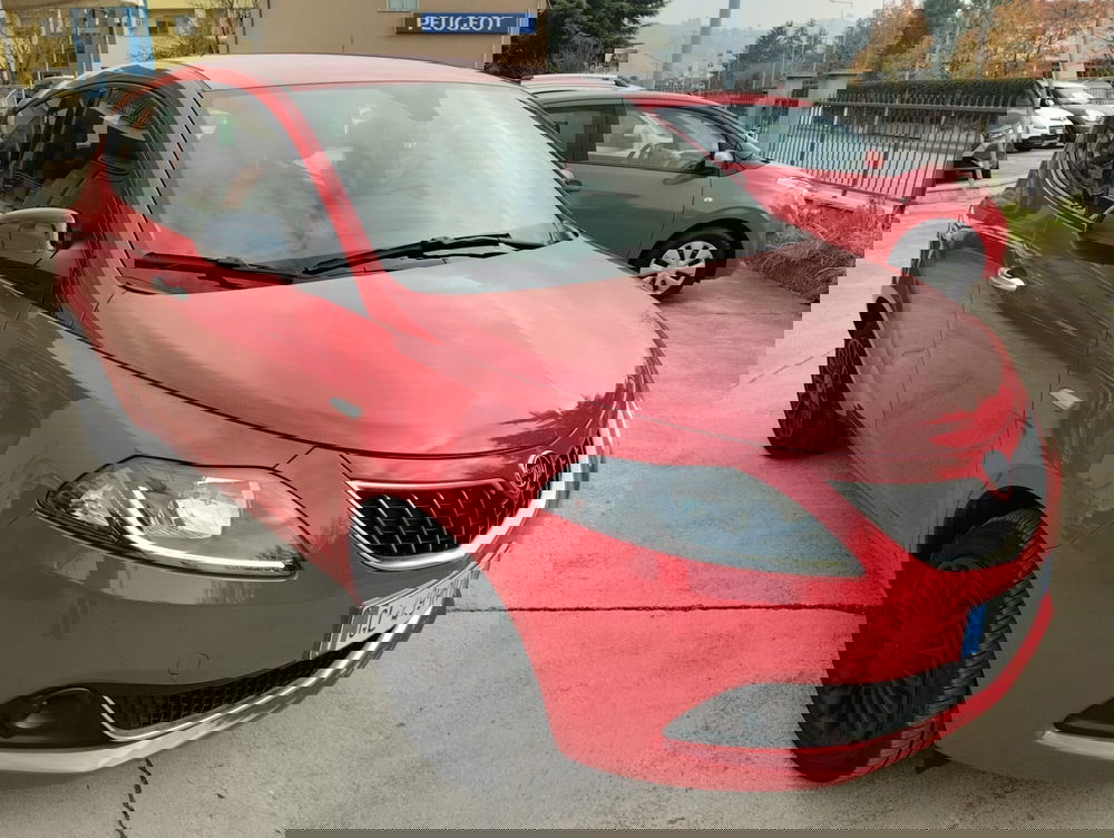 Lancia Ypsilon usata a Asti (2)