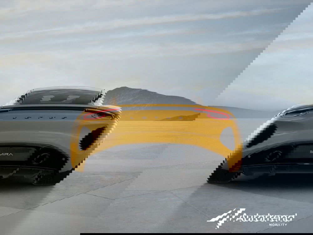 Lotus Emira nuova a Bari (10)