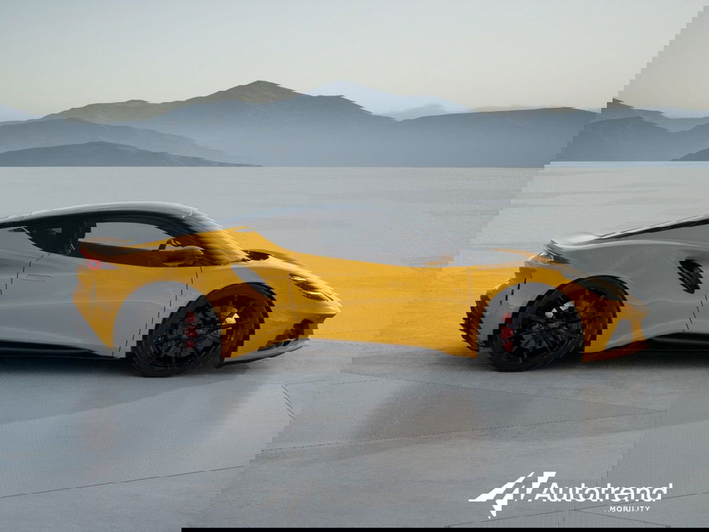 Lotus Emira nuova a Bari (11)