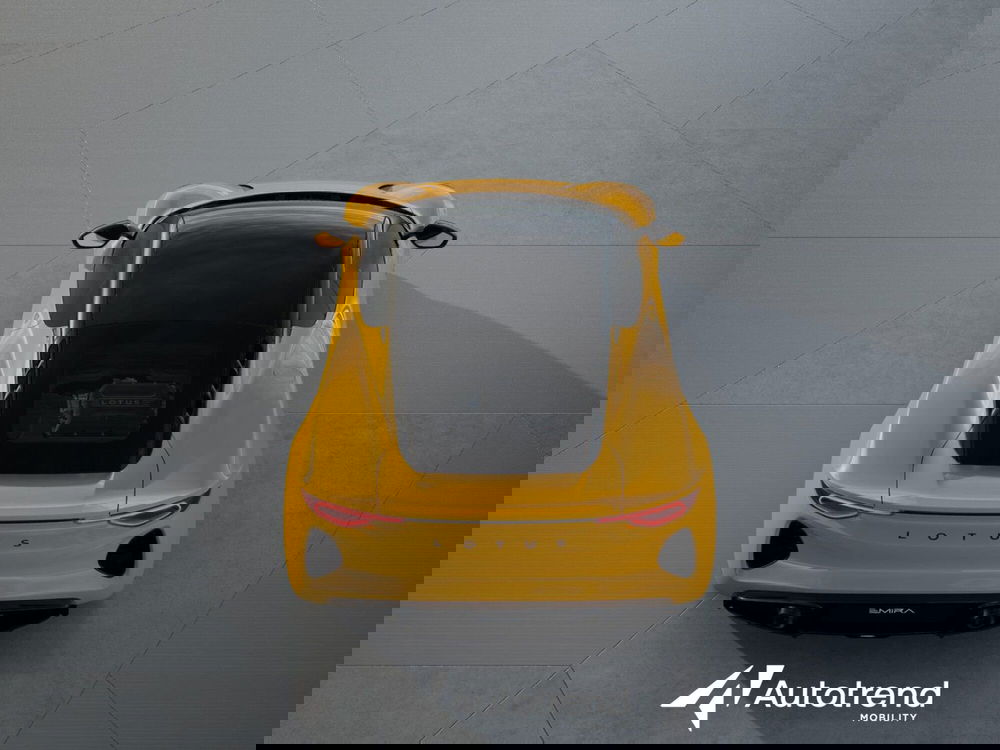 Lotus Emira nuova a Bari (7)