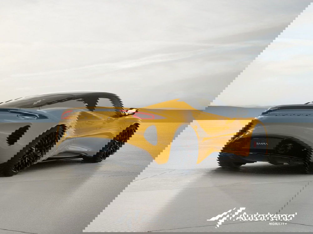 Lotus Emira nuova a Bari (8)