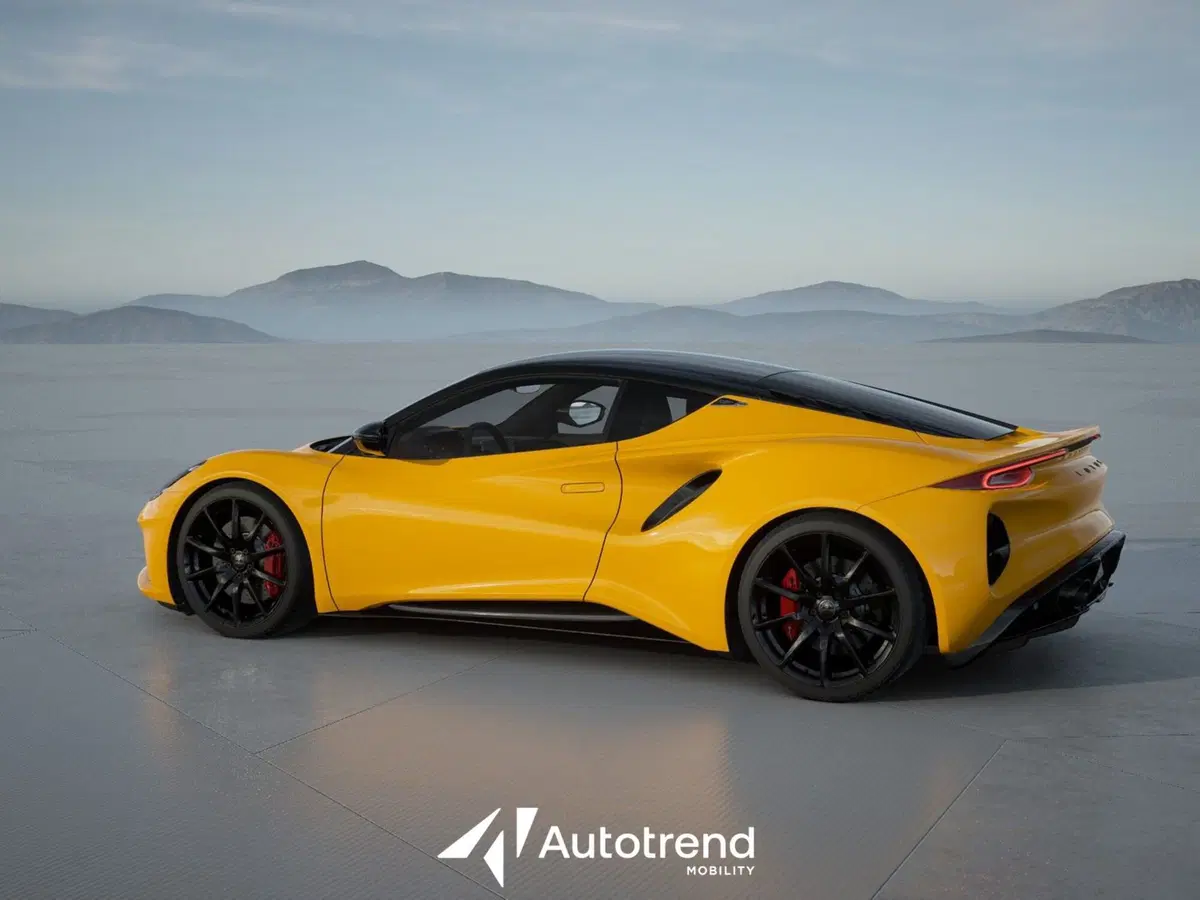 Lotus Emira nuova a Bari (9)