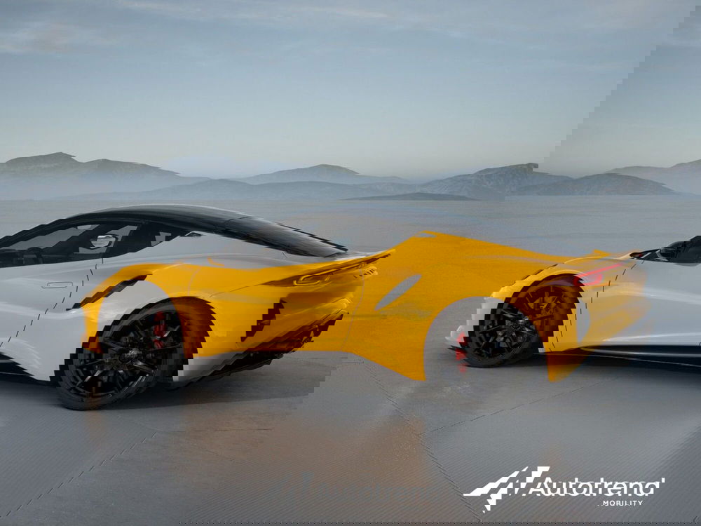 Lotus Emira nuova a Bari (9)