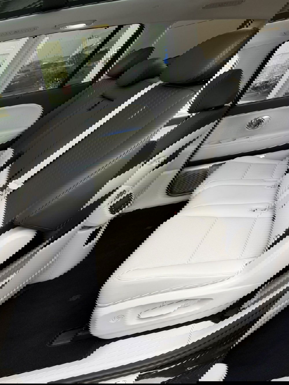 Hyundai Ioniq 9 nuova a Vercelli (14)