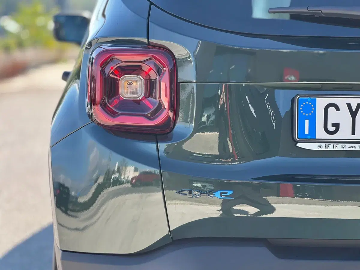 Jeep Renegade nuova a Matera (11)