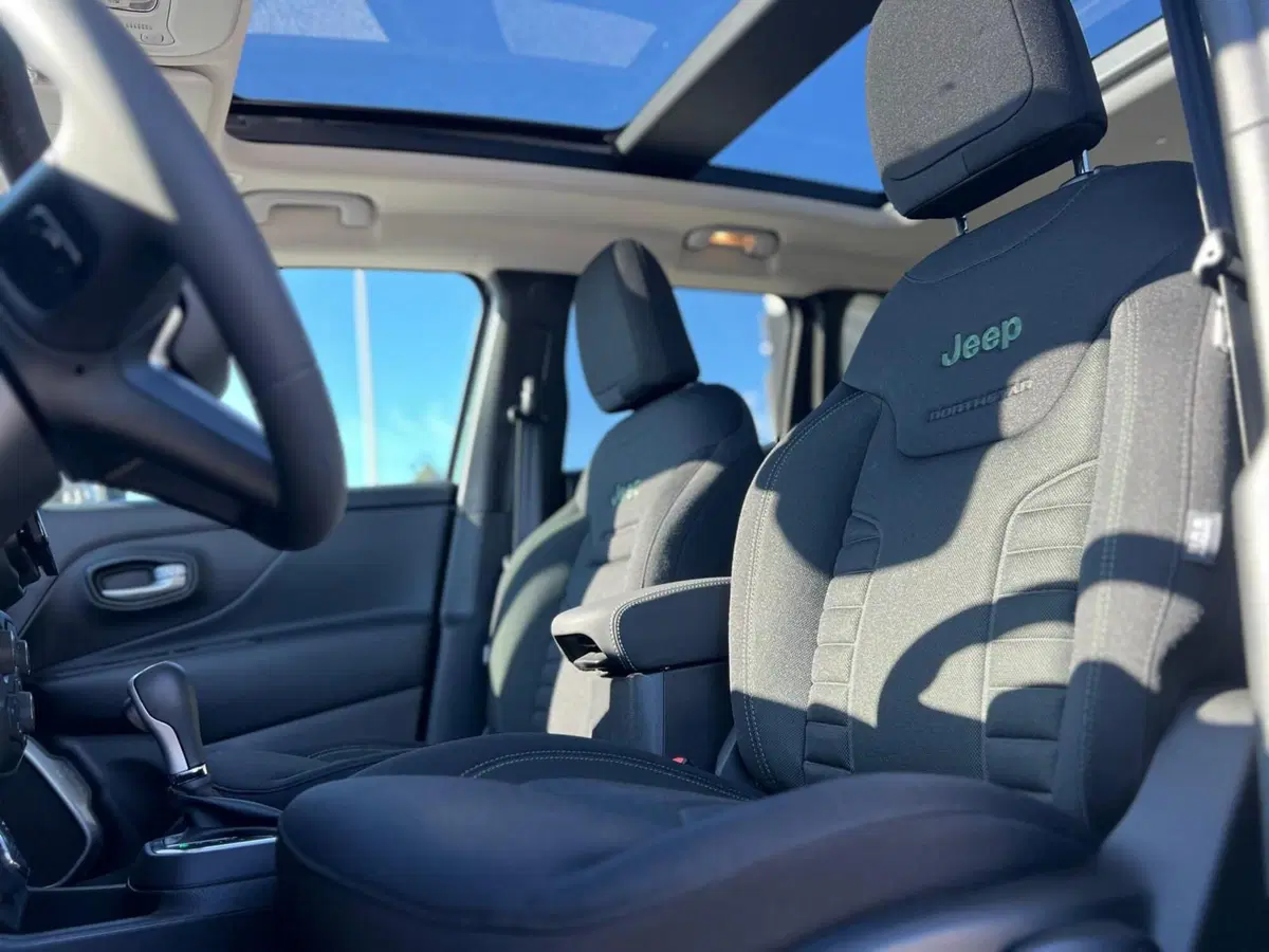 Jeep Renegade nuova a Matera (18)