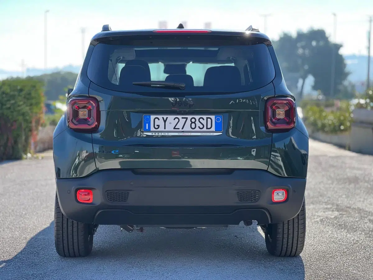 Jeep Renegade nuova a Matera (6)