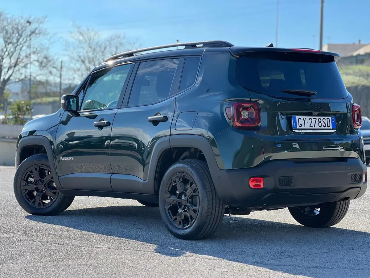 Jeep Renegade nuova a Matera (7)