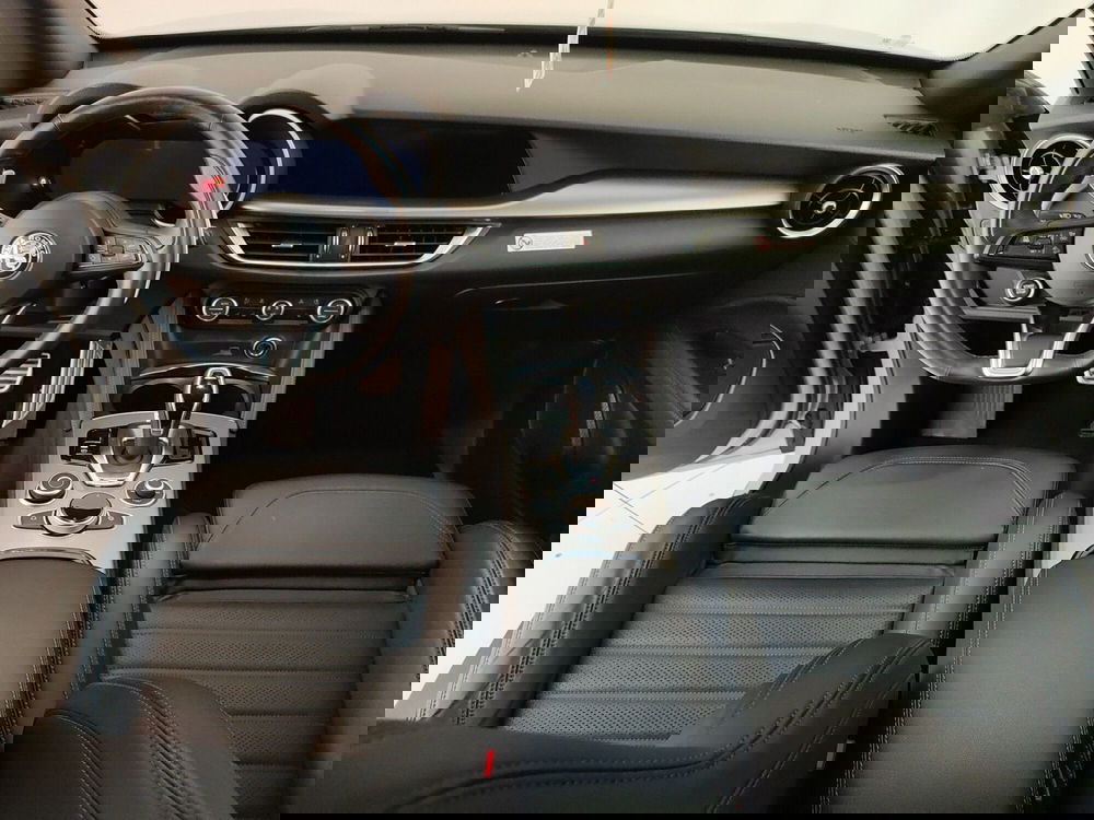Alfa Romeo Stelvio usata a Caserta (16)