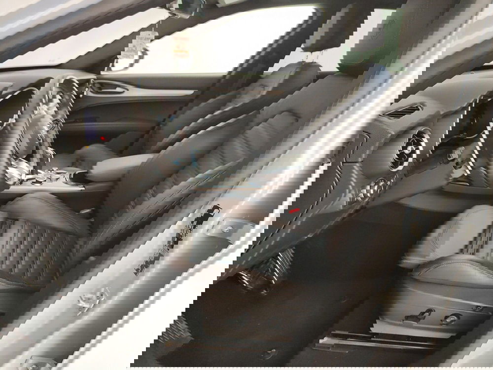 Alfa Romeo Stelvio usata a Caserta (17)