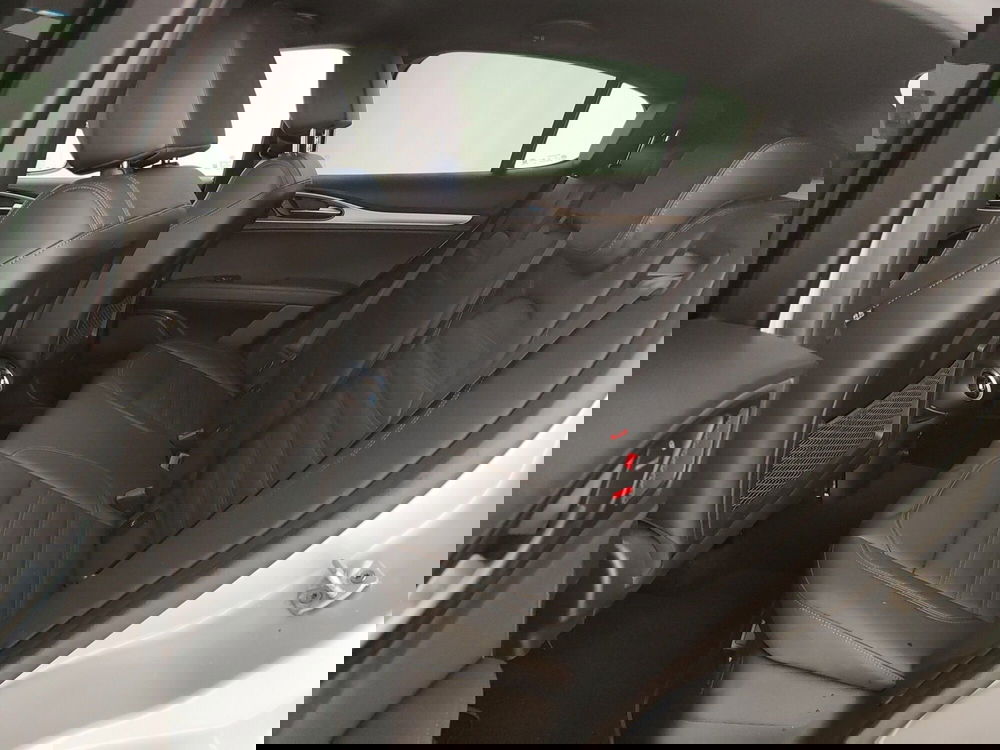Alfa Romeo Stelvio usata a Caserta (19)