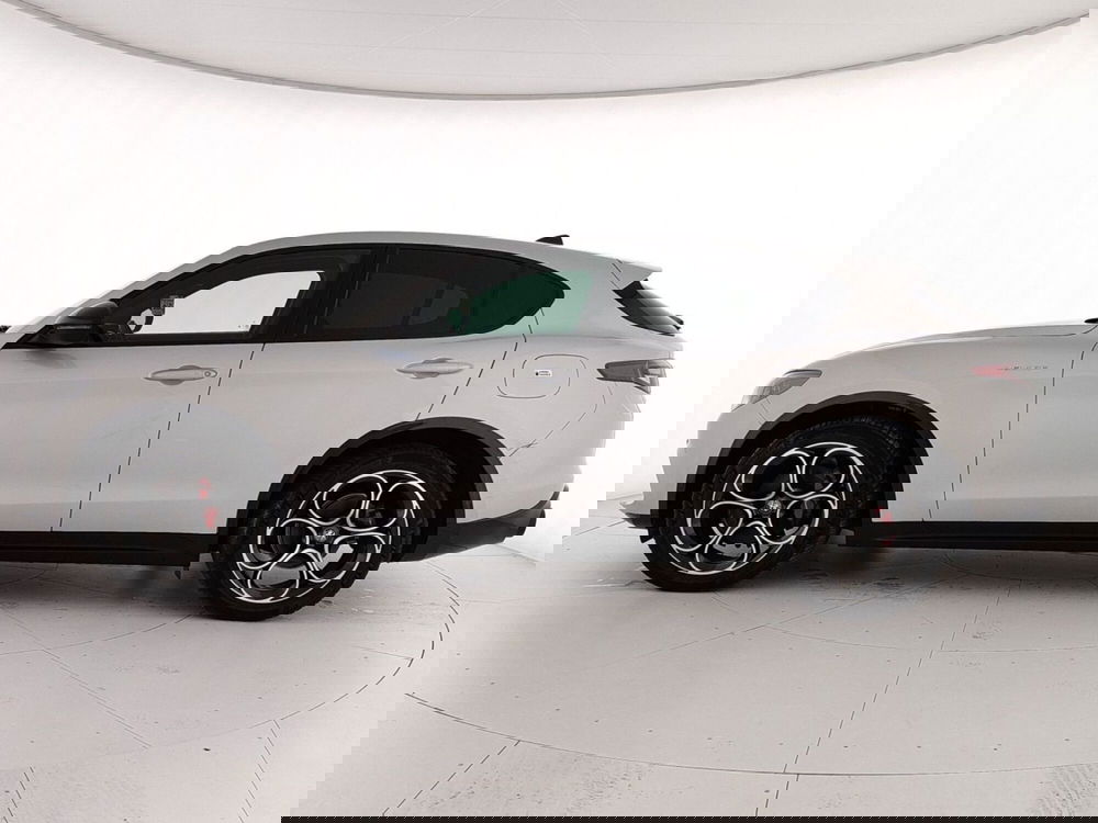 Alfa Romeo Stelvio usata a Caserta (8)