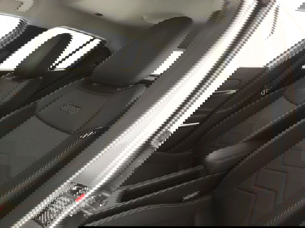 Jeep Avenger usata a Caserta (17)