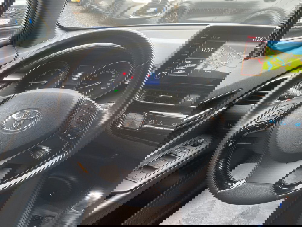 Toyota Toyota C-HR usata a Catania (11)