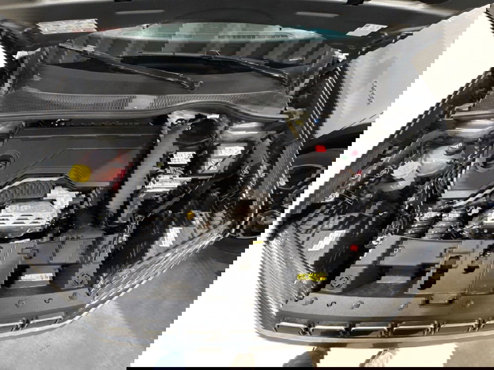 Jeep Avenger nuova a Caltanissetta (13)