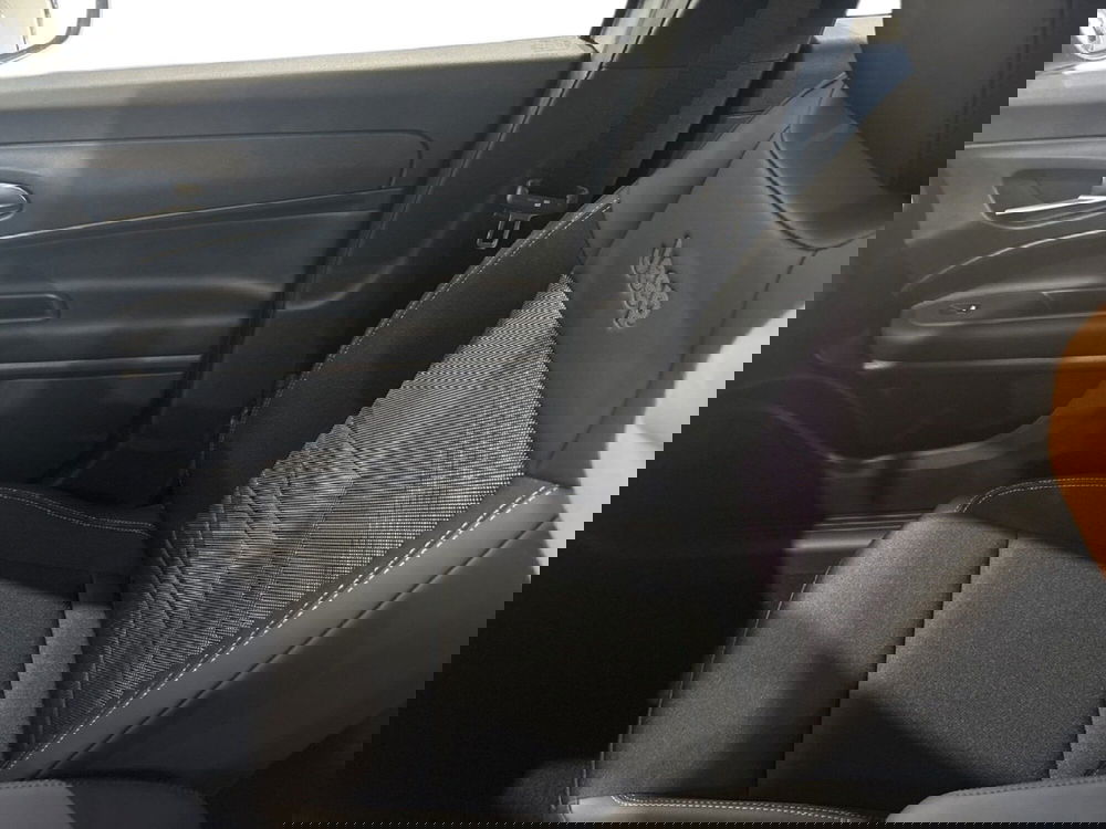 Jeep Avenger nuova a Caltanissetta (17)