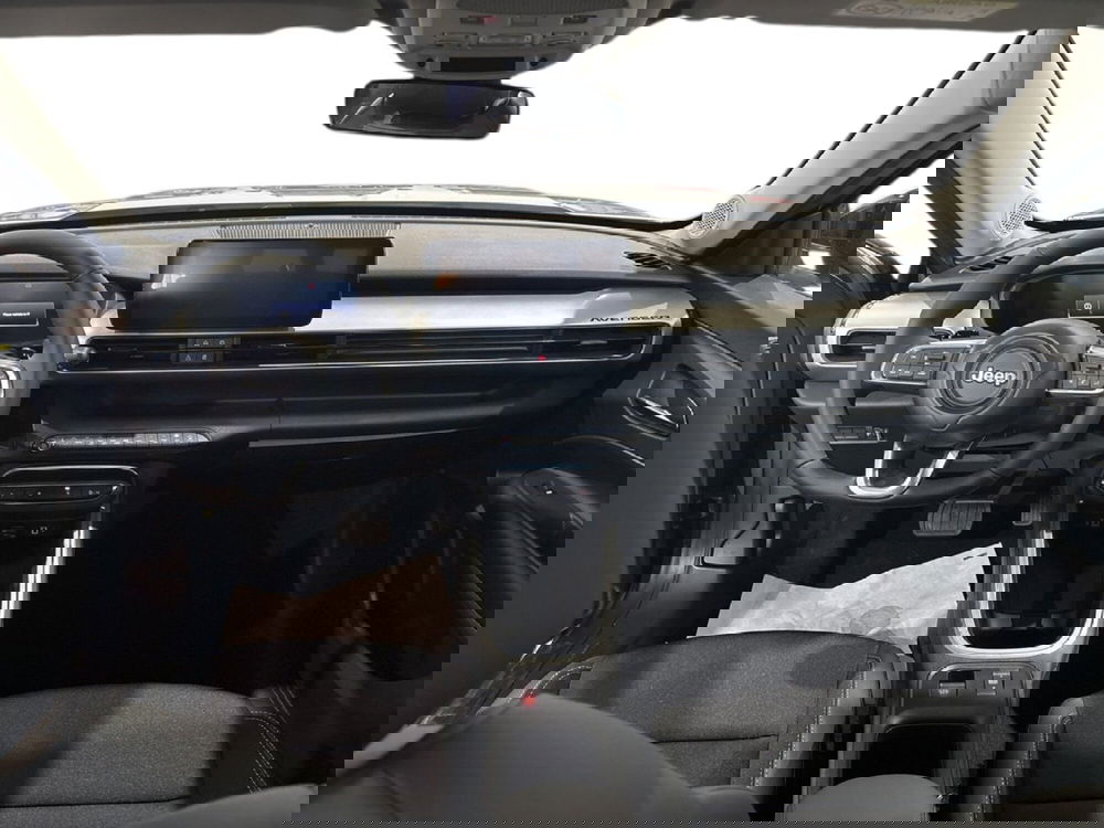 Jeep Avenger nuova a Caltanissetta (18)