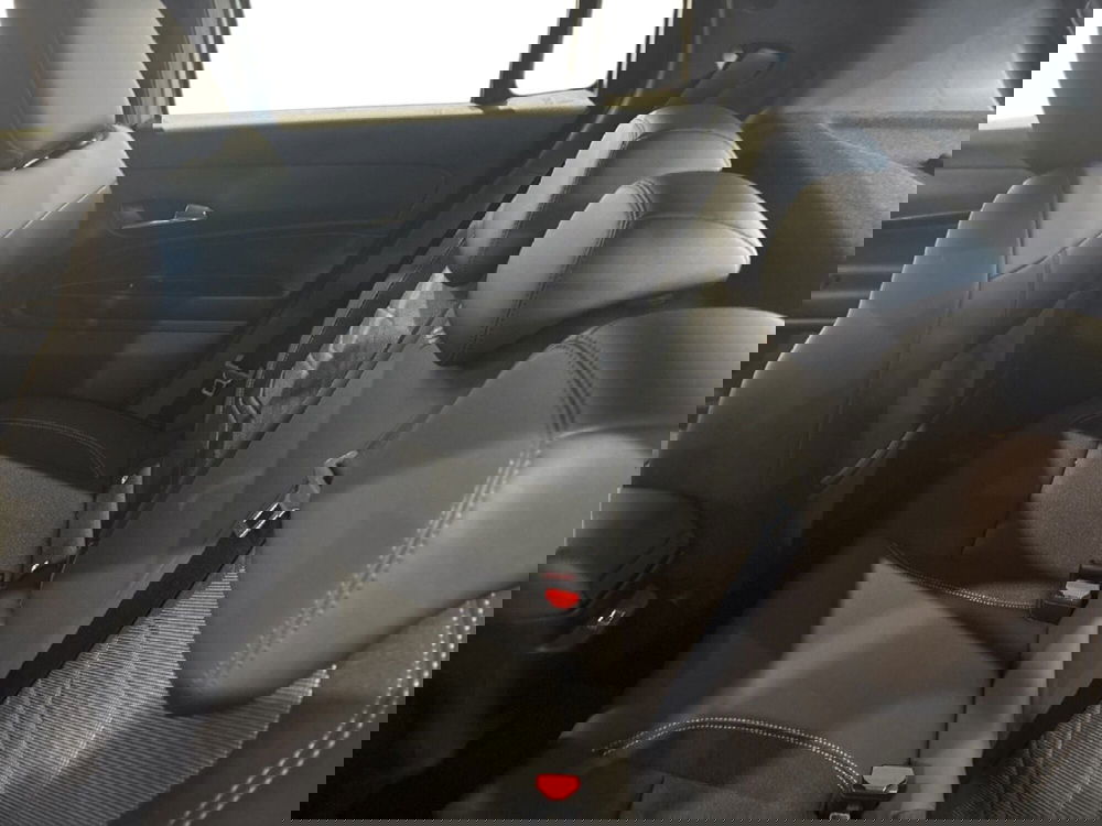 Jeep Avenger nuova a Caltanissetta (19)