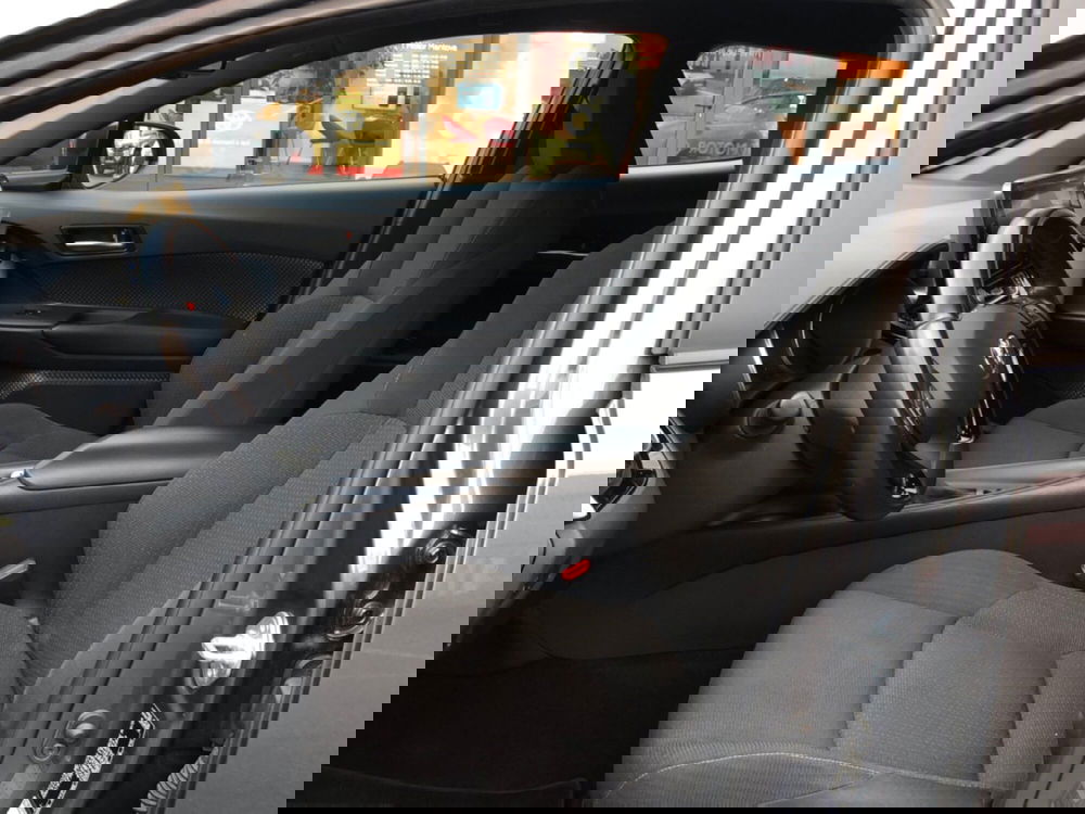 Toyota Toyota C-HR usata a Mantova (11)