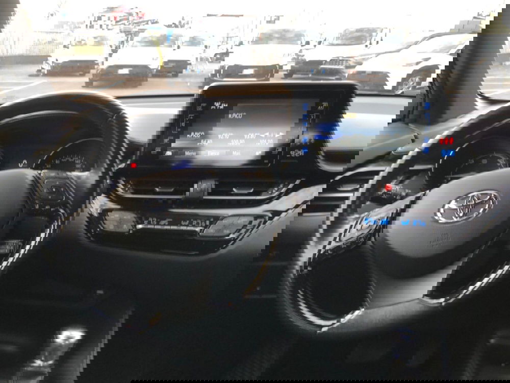 Toyota Toyota C-HR usata a Mantova (12)