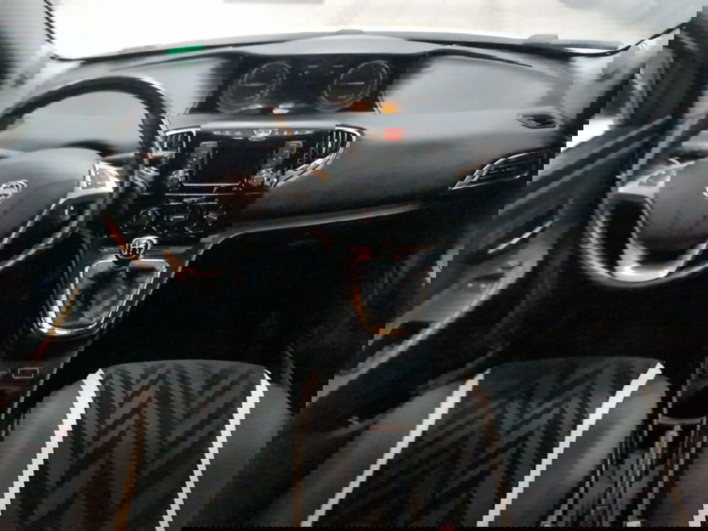 Lancia Ypsilon usata a Bologna (10)