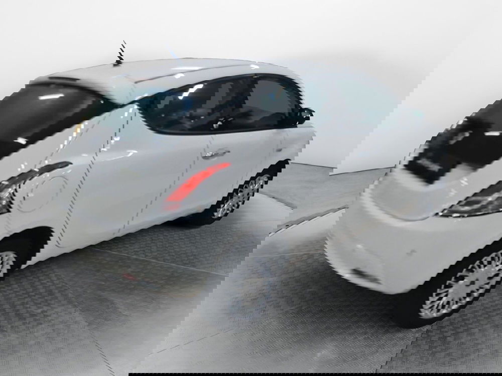 Lancia Ypsilon usata a Bologna (6)