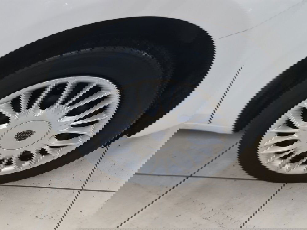 Lancia Ypsilon usata a Bologna (7)