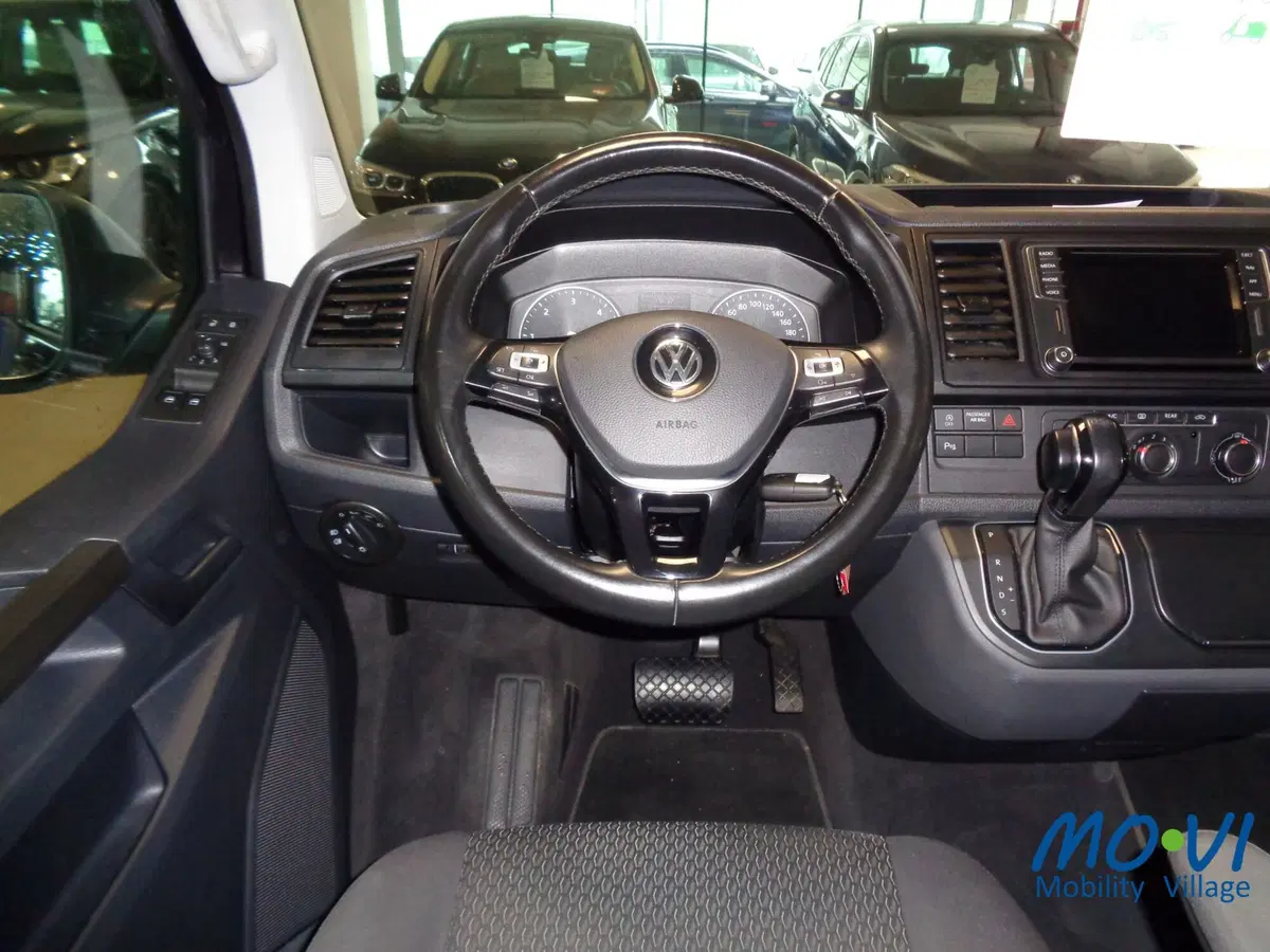 Volkswagen Multivan usata a Torino (11)
