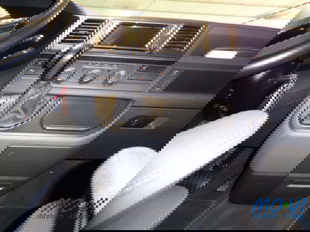 Volkswagen Multivan usata a Torino (12)